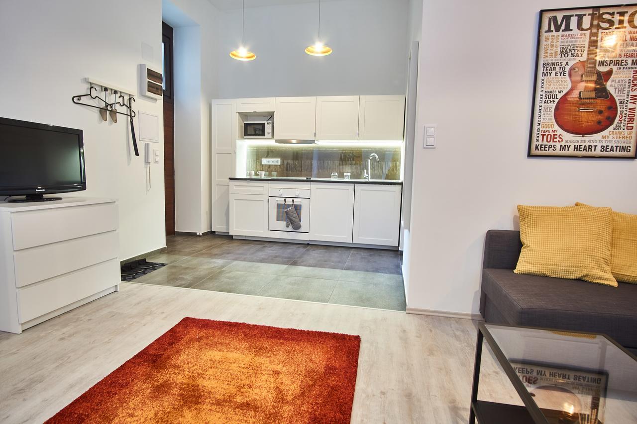 Design Apartment In The City Center With Ac Budapest Exterior photo