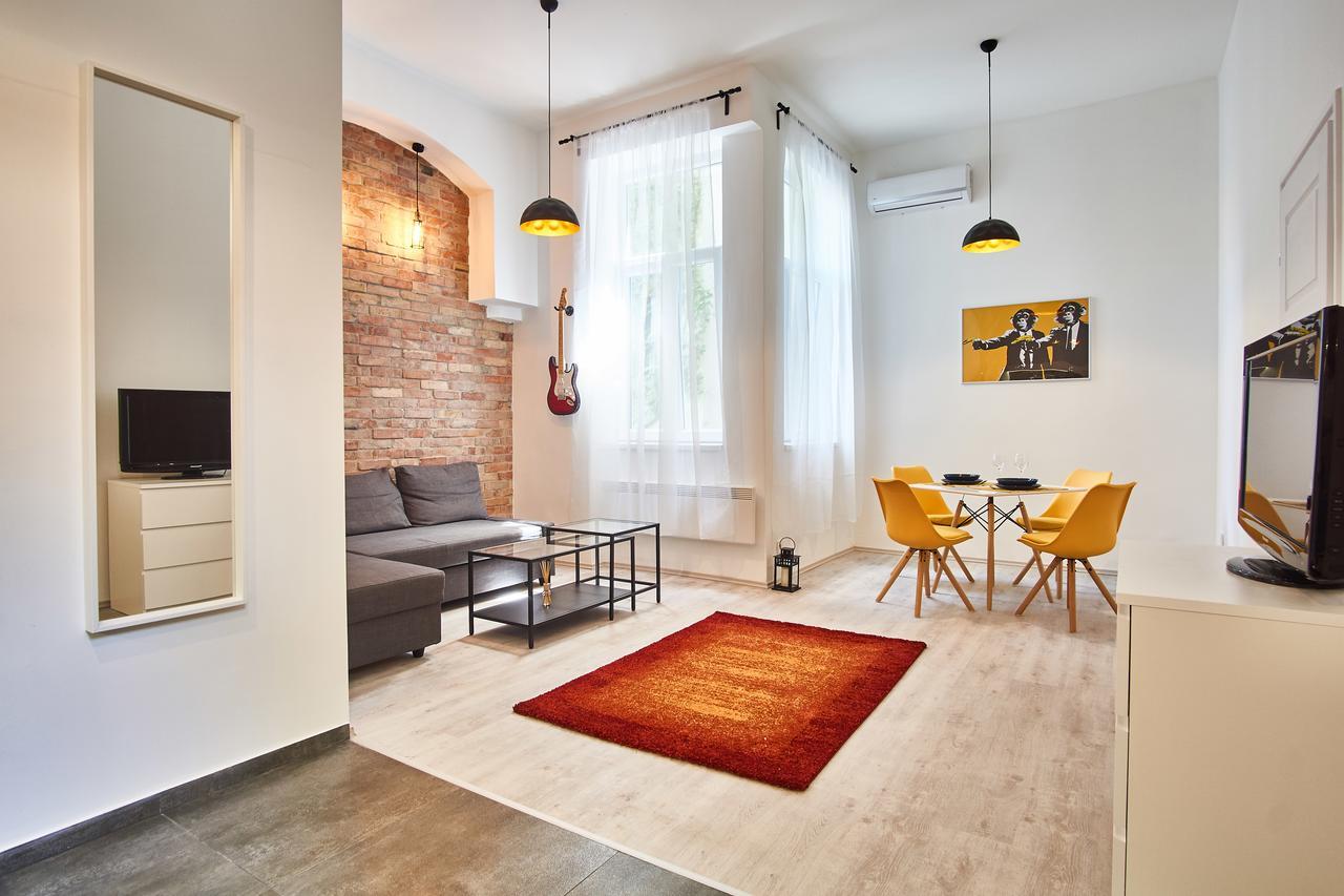 Design Apartment In The City Center With Ac Budapest Exterior photo